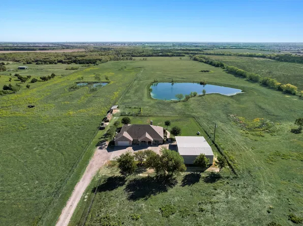 304 Canales Rd, Nevada, TX 75173