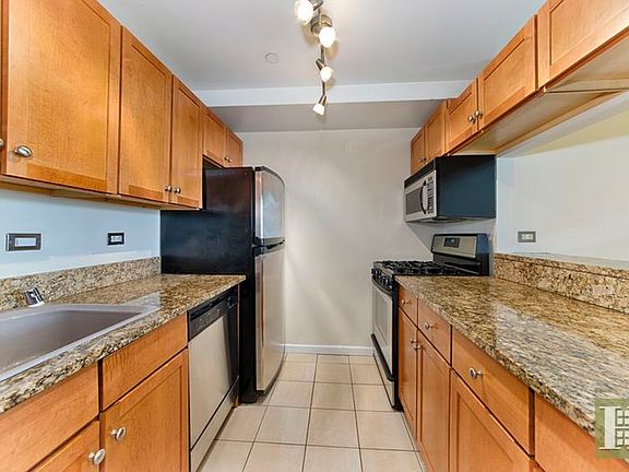 2nd image of 520 W 23rd St APT 5C