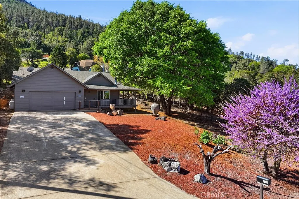 3137 Riviera Heights Dr photo 1