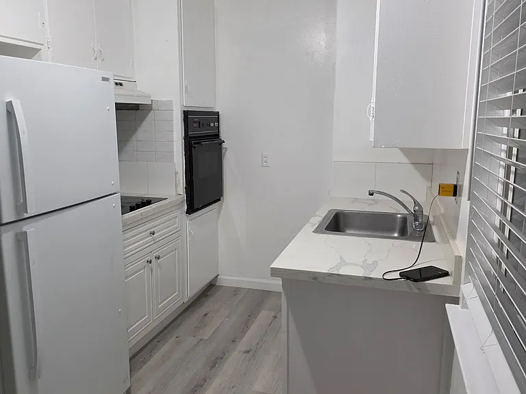 254 Pamela Ave #4 — Photo 8