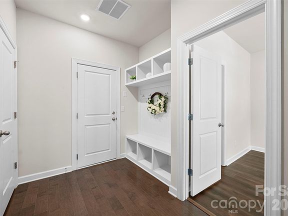 4th image of 2616 Greenmarket Dr