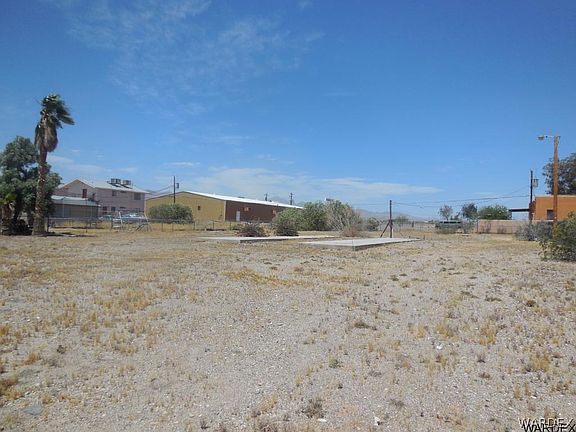 3rd image of 1395 E Navajo Drive