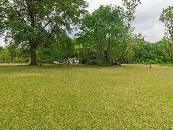 2nd image of 2806 Wisteria St