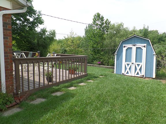 4th image of 7154 Wyandotte Dr