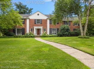3233 S Bradway Blvd, Bloomfield Hills, MI 48301