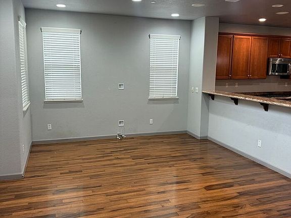 3rd image of 2165 Parkhurst St