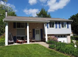 210 Bendix Dr, Coraopolis, PA 15108