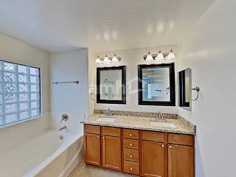 3843 E Santa Fe Ln — Photo 12