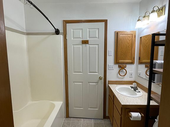 5th image of 505 W 3rd Ave #2