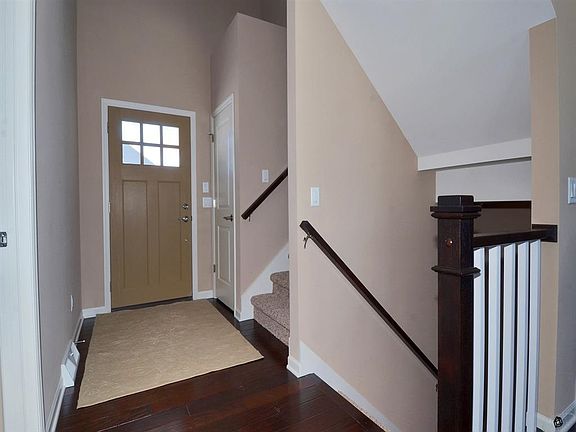 2nd image of 716 Hilldale Ln