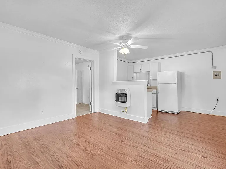 612 32nd St #B — Photo 12