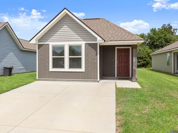 1206 E Saint Charles St, Gonzales, LA 70737