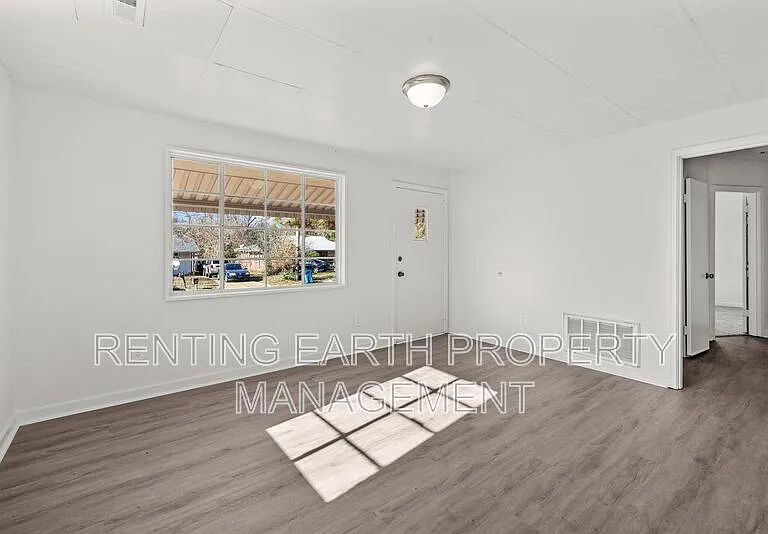 1441 Creel St — Photo 10