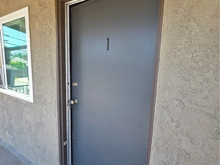 610 W Grand Blvd #1 — Photo 2