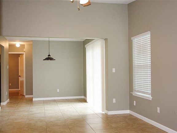 3rd image of 12219 Dundee Dr Building B