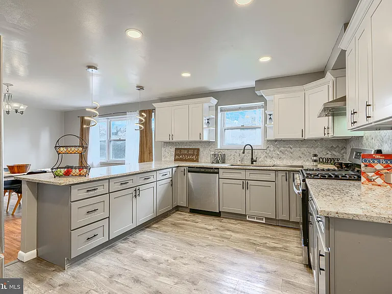 3645 Glengyle Ave #3F — Photo 6