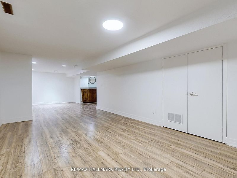 Toronto House for rent - 5 Bedrooms — photo 34