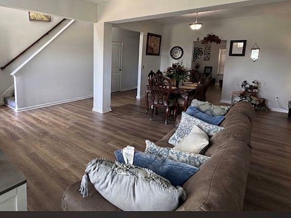 3rd image of 499 Lee Road 2126