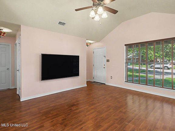 5th image of 13670 Skye Ct