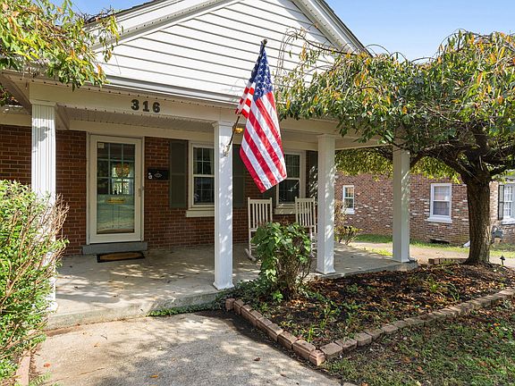 3rd image of 316 Boiling Springs Dr