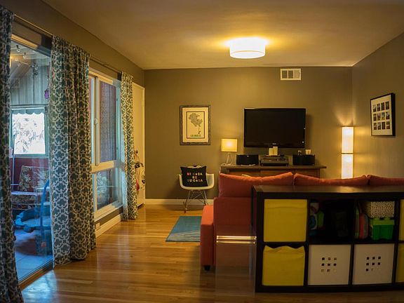 3rd image of 6000 Coldwater Canyon Ave Unit 22