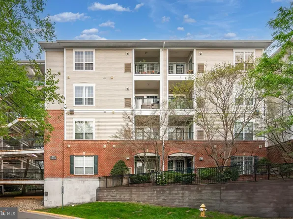 4870 Eisenhower Ave Unit 109, Alexandria, VA 22304