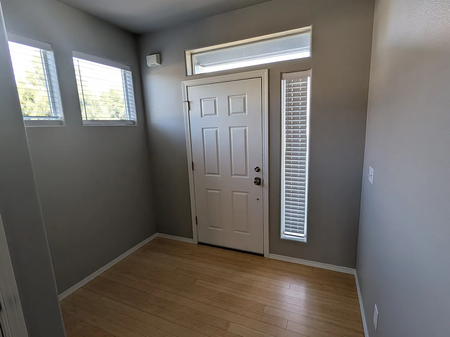 4 bed, 1930 sqft, $2,750 — Photo 3