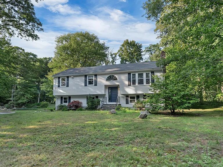 587 Central Ave — Photo 6