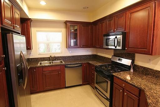 5th image of 14242 Burbank Blvd APT 202