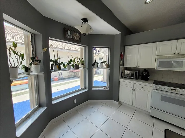 6416 Barton Creek Cir — Photo 8