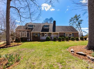 181 Leisure Ridge Dr, Mars Hill, NC 28754