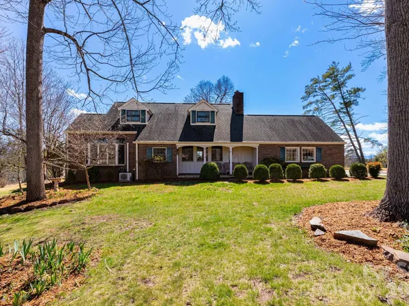 181 Leisure Ridge Dr, Mars Hill, NC 28754