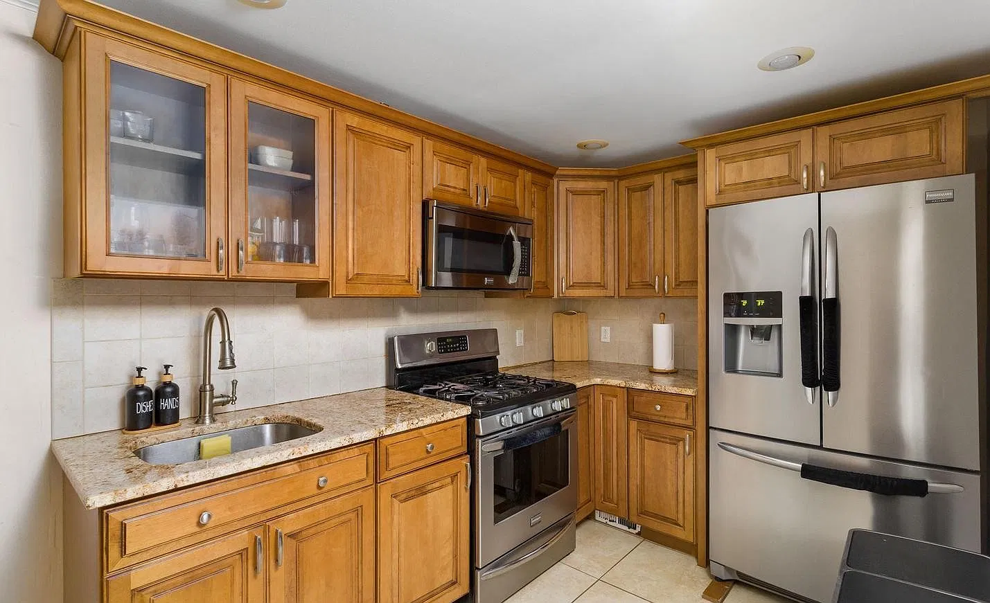3 bed, 1106 sqft, $2,300 — Photo 4
