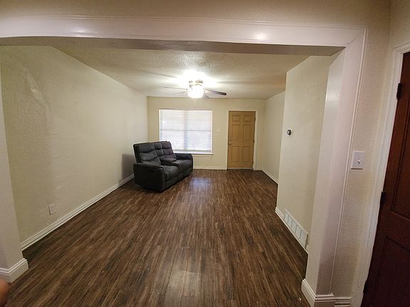 5th image of 2209 Ridgecrest St