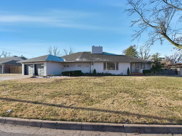 5401 E Polo Dr, Wichita, KS 67208