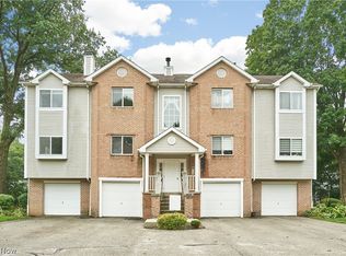350 Village Pointe Dr #3, Akron, OH 44313