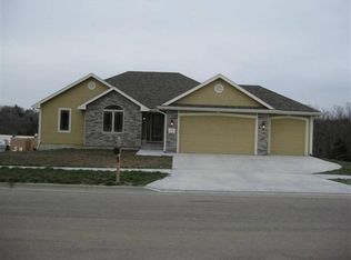 116 Starlight Ln, Manhattan, KS 66503