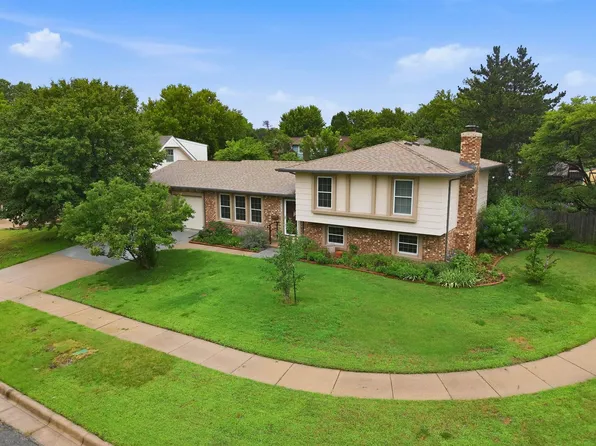 7006 E Stonegate St, Wichita, KS 67206