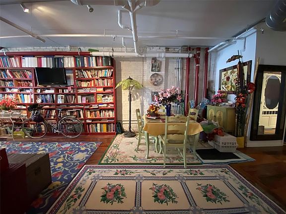 5th image of 21 N Depot St Suite 3E