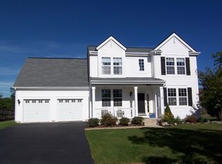 495 S Beacon Ln, Round Lake, IL 60073