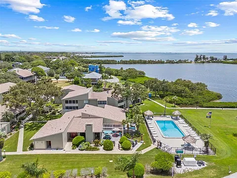 416 Windrush Bay Dr