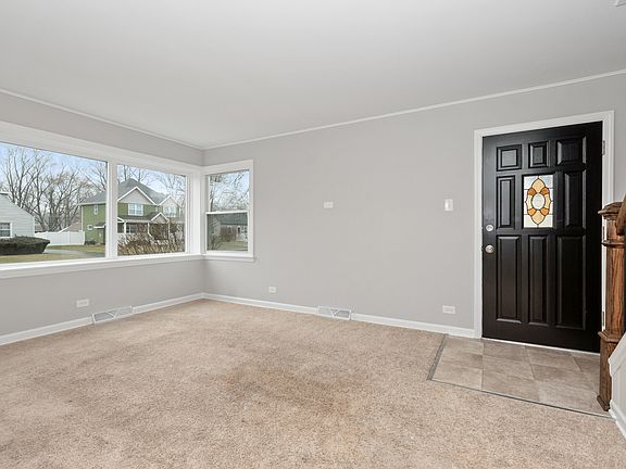 3rd image of 6631 Hubbard Ln
