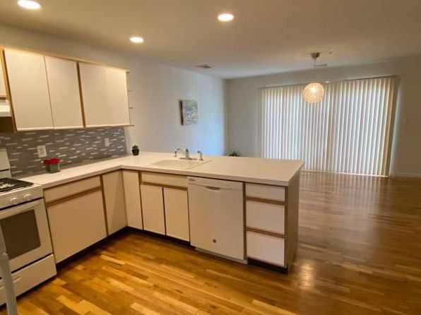 95 Halstead Ave
