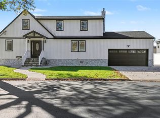 219 Granada Parkway, Lindenhurst, NY 11757