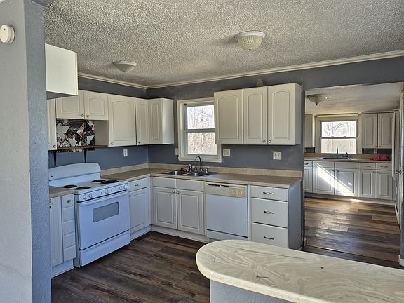 5th image of 8859 Webb Rd