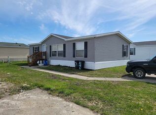 576 Cypress Dr, Monroe, MI 48161