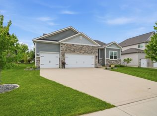 16886 Airline Dr, Clive, IA 50325