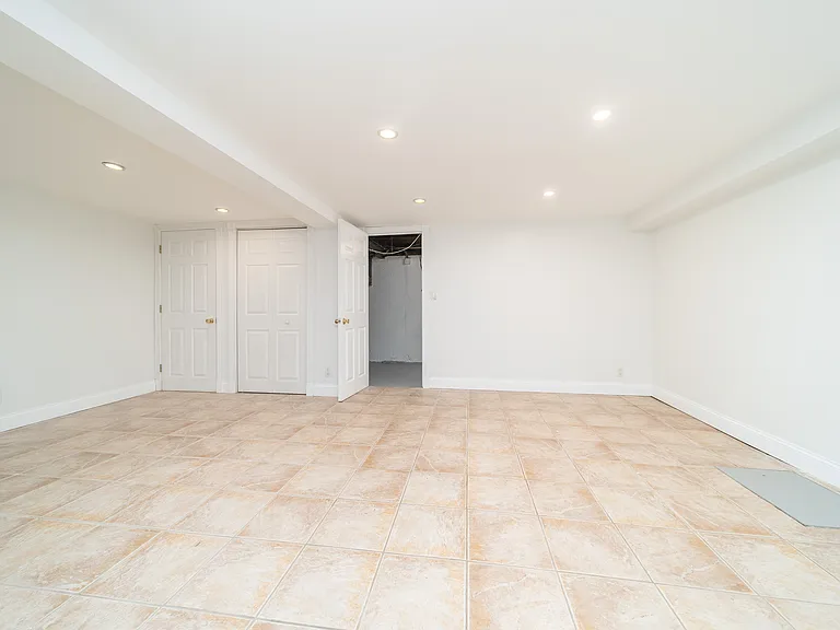 6 Manor Dr — Photo 17