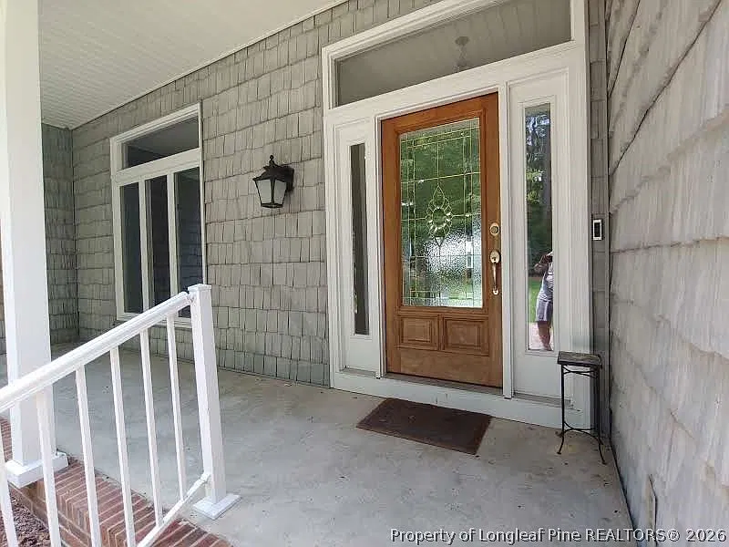 5 bed, 3.5 bath, 3160 sqft, $3,000 — Photo 2