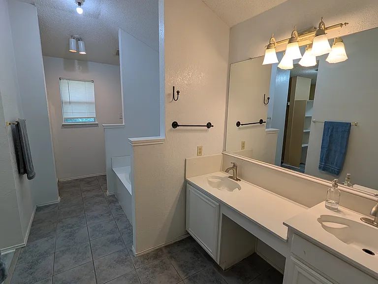 3216 Meadowview Dr — Photo 29